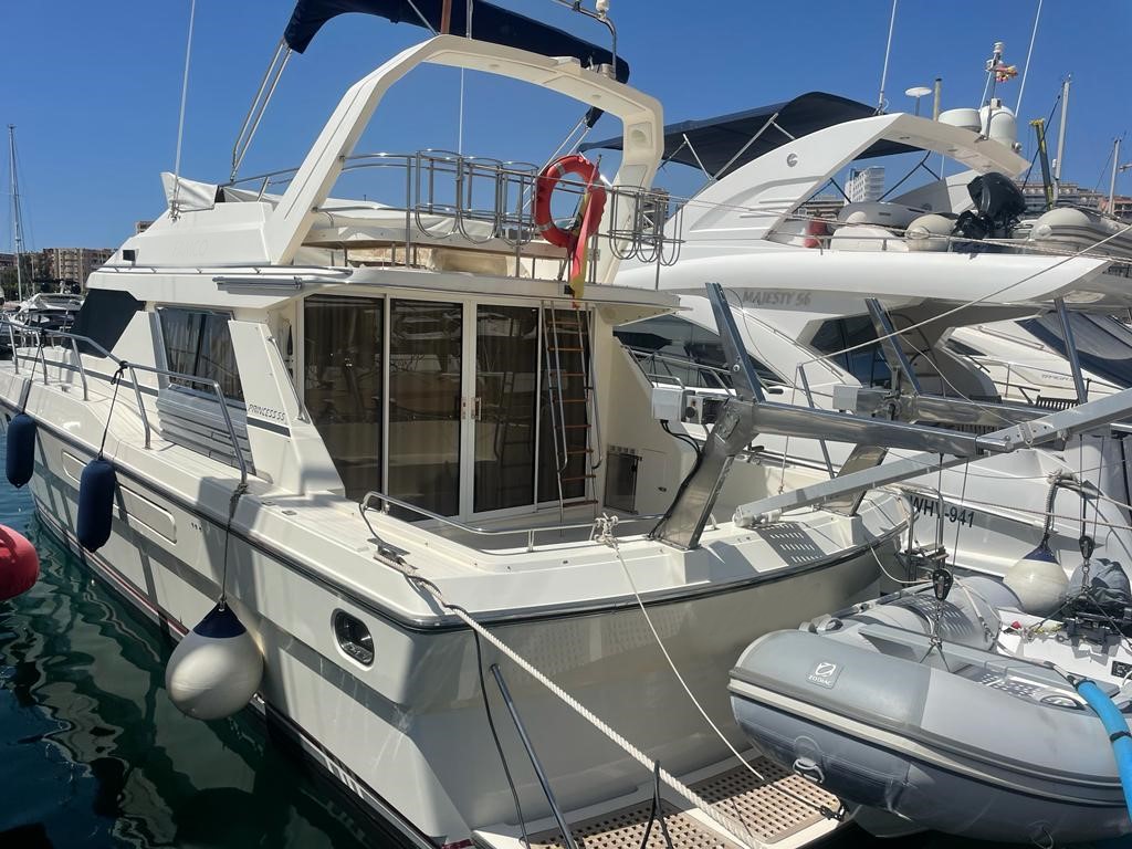 PRINCESS 55 2 868b5952 d0c4 42fb 8f9a dff39c1f3bef -