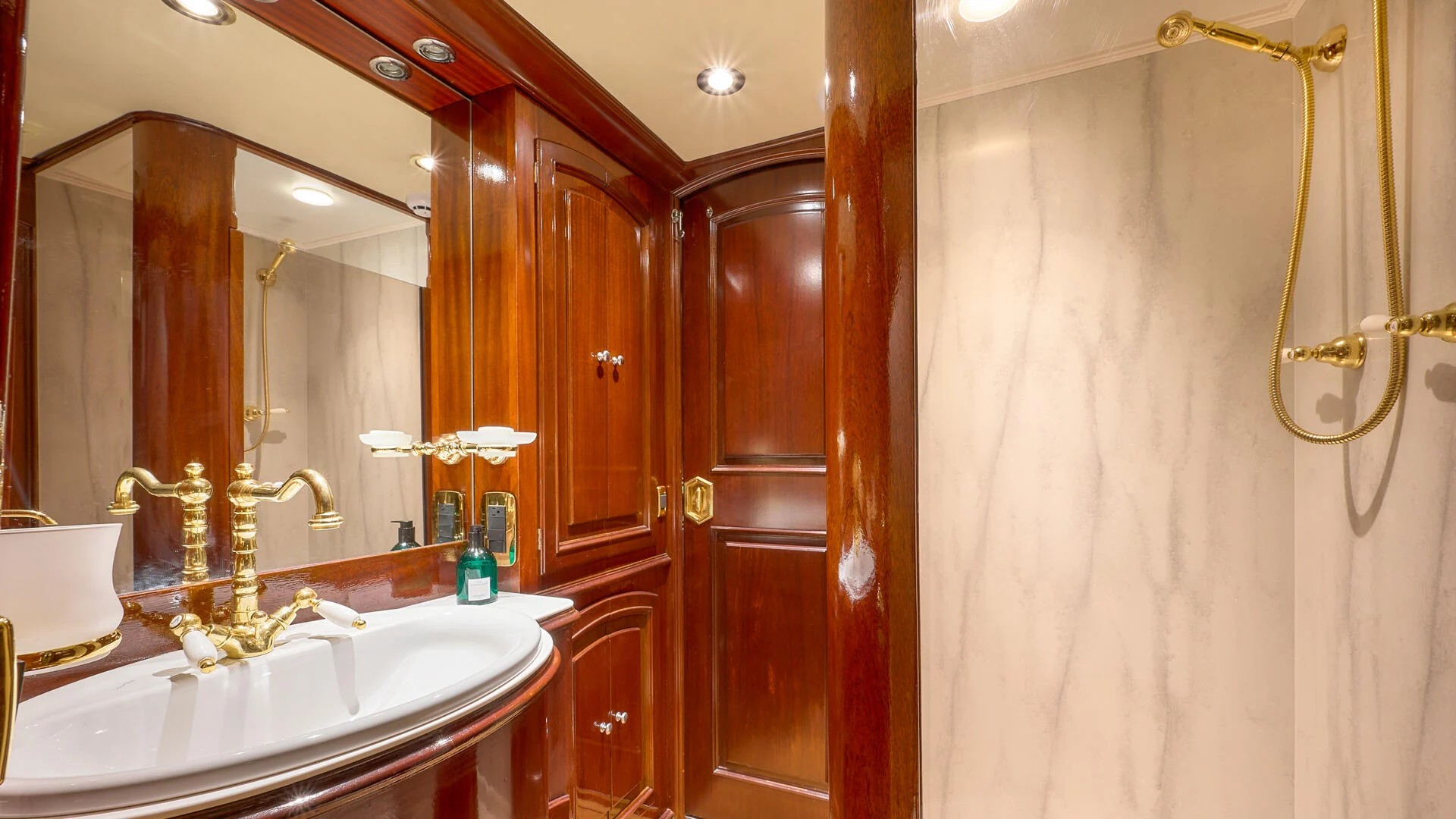 Benetti Classic 35m 12 40 -