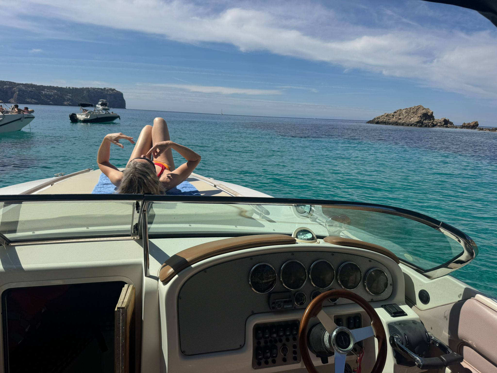 Chris Craft 28 Corsair 6 WhatsApp Image 2026 04 26 at 16.20.37 -