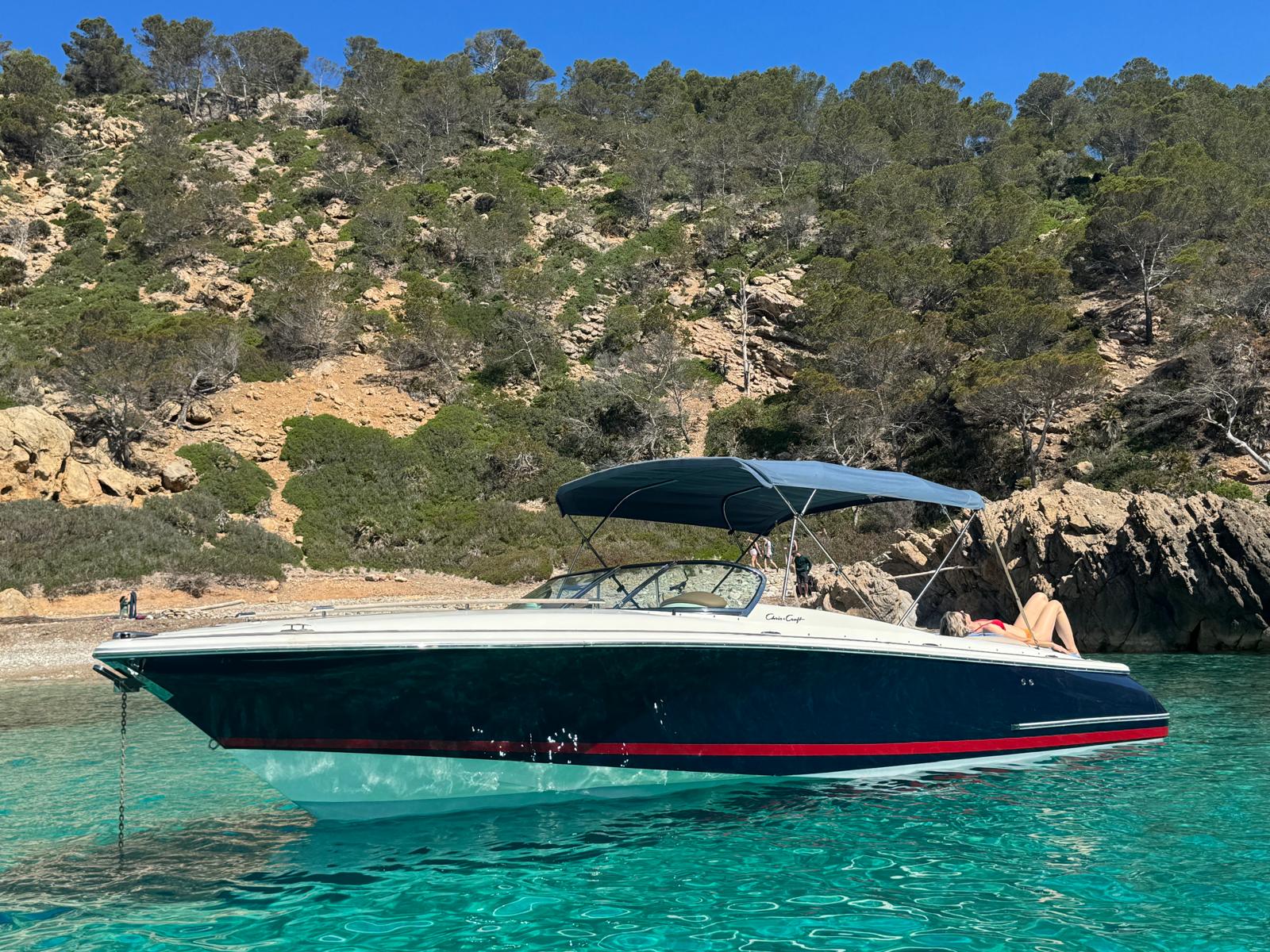 Chris Craft 28 Corsair 2 WhatsApp Image 2026 04 26 at 16.21.53 8 -